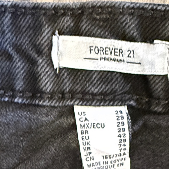 🔥Forever 21 Dark Black Denim Jean Shorts size 29 NWT - Picture 7 of 7